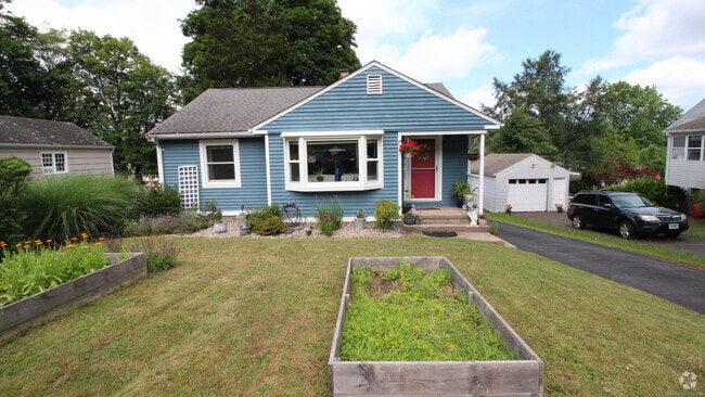 Building Photo - 33 Ridgefield St Rental