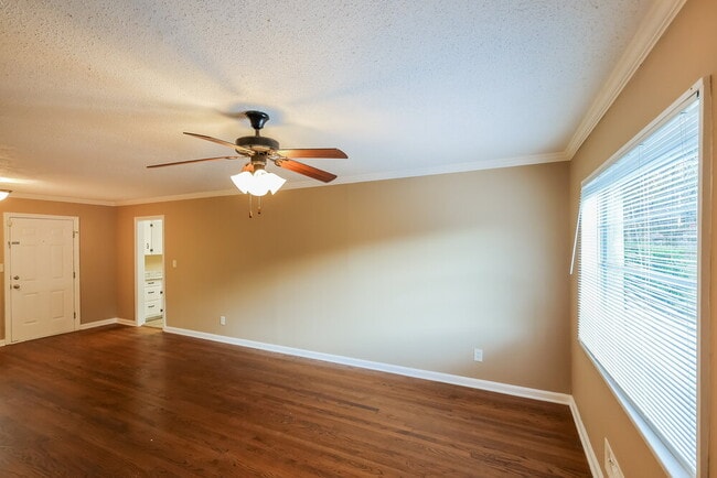 Photo - 9601 Red Ln Dr