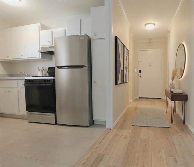 Photo - 2 Hawthorne Pl Unit 5F