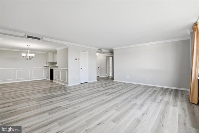 Photo - 4600 Duke St Unidad 620