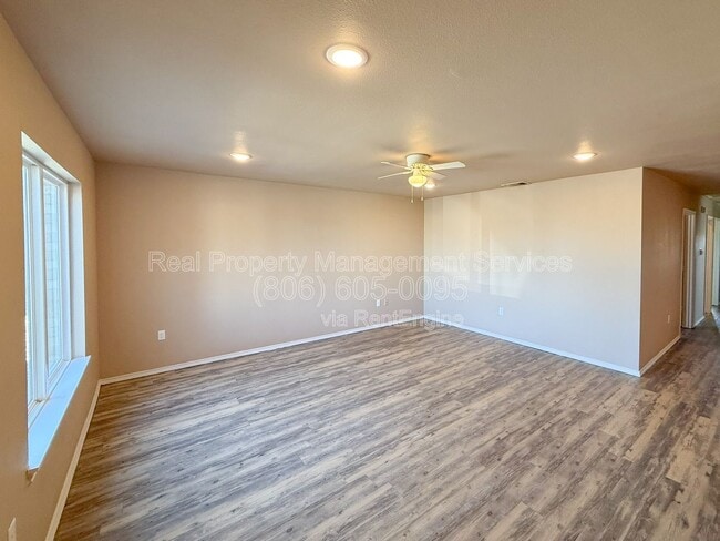 Photo - 2420 N Avenue P