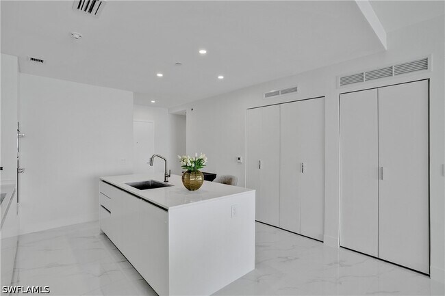 Photo - 700 NE 24th St Unit 806