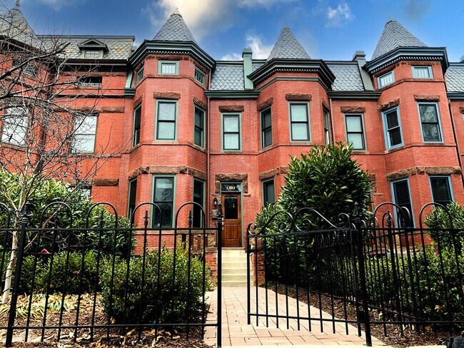 Photo - 1302 East Capitol St NE