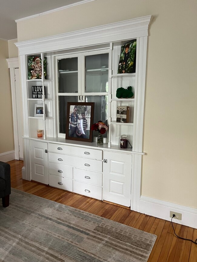 Photo - 10 Pine St Unit 1st floor right