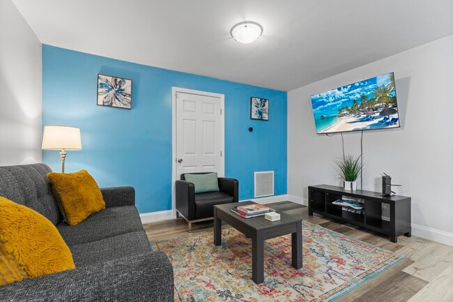 Photo - 727 Hampton Rd