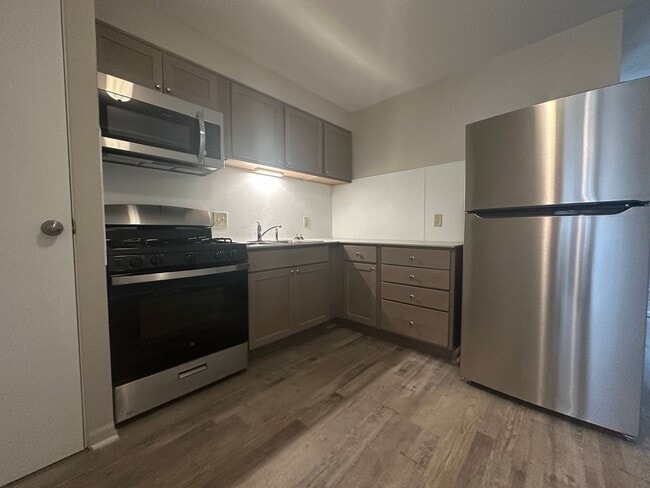 Photo - 300 Shelbourne