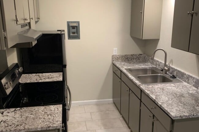 Photo - Thoma Street Apartments