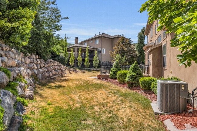 Photo - 725 Vista View Ln