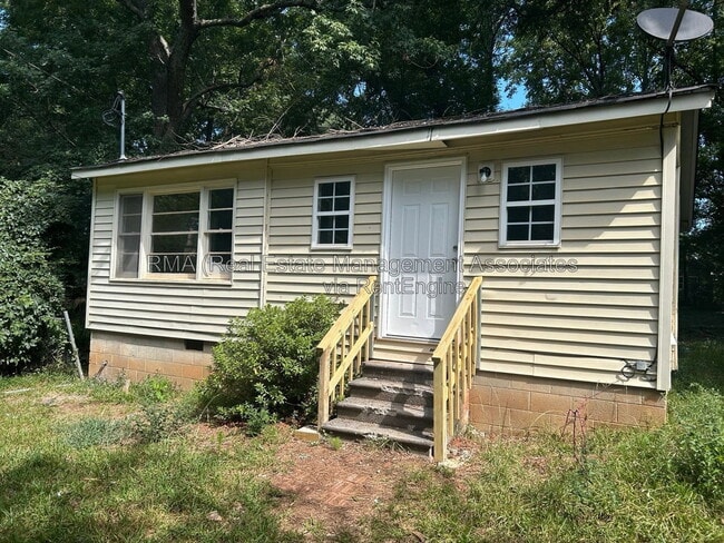 Building Photo - 135 Lang St