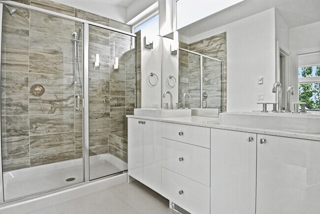 Photo - AVAILABLE AUGUST 14th! Modern Townhome w/ Private Balcony, AC, & Reserved Parking in Central Area