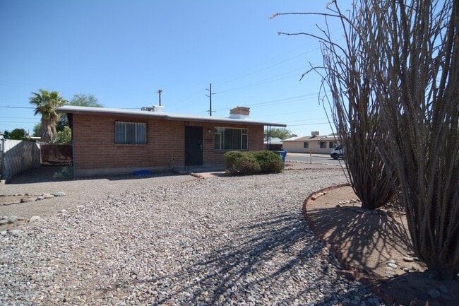 Photo - Charming 2 Bedroom 1 Bath Home! Central Tucson Location!
