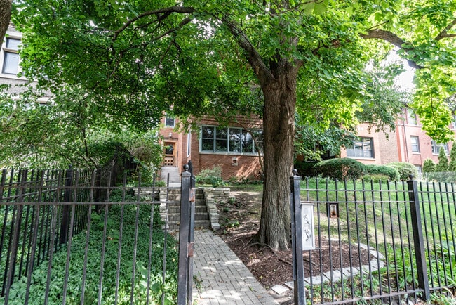 Photo - 4625 N Dover St Unit G