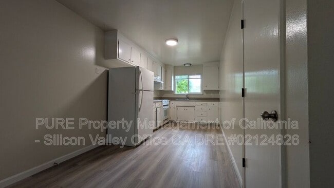 Photo - 1792 Halterman Ave