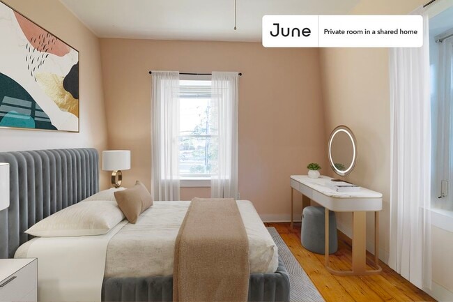 Private bedroom in 2 bed/1 bath Home - Private bedroom in 2 bed/1 bath Home Unit A