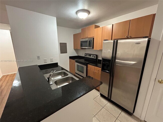 Photo - 1725 Palm Cove Blvd Unidad 2-206 Rental