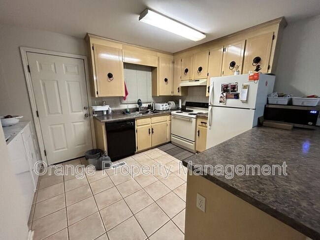 Photo - 204 Calhoun St