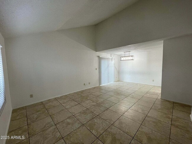 SPECIALS for IMMEDIATE MOVE IN! This is too good to pass up!