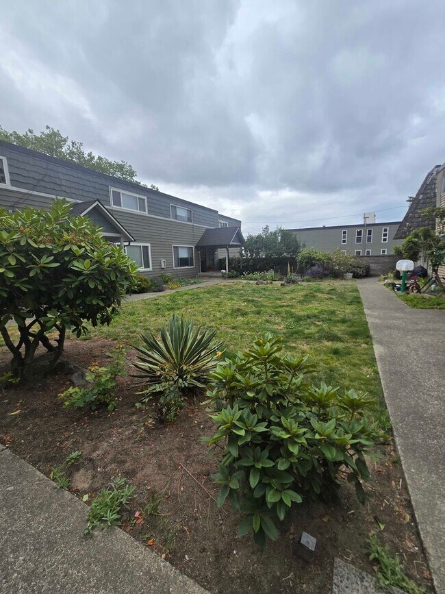 240 S 152nd St