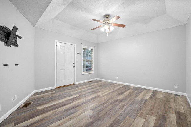 Photo - 2496 Rafiki Dr