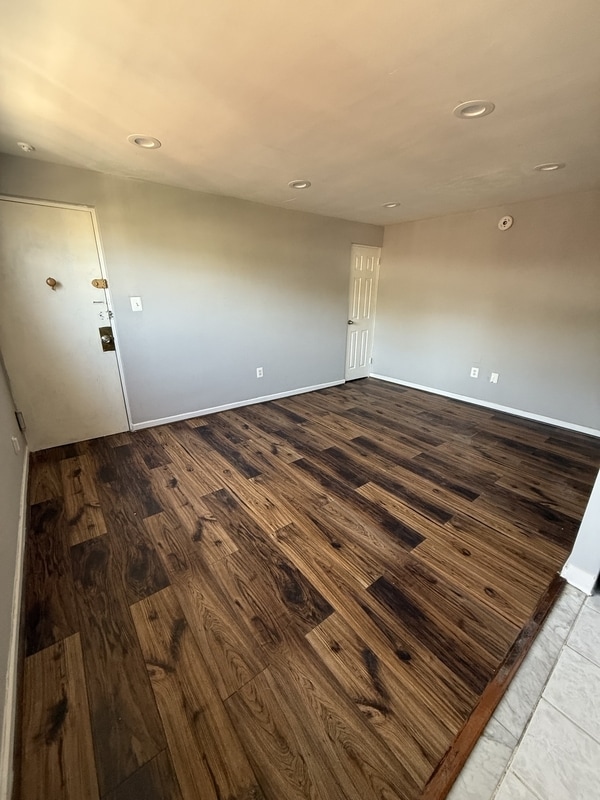 Photo - 4134 Longshore Ave