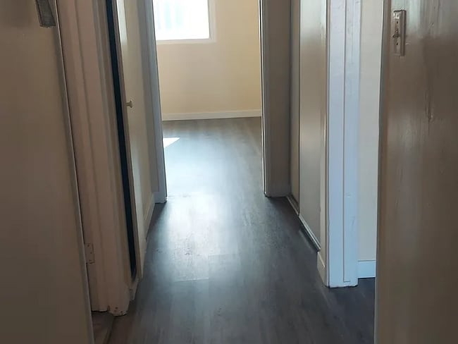 Photo - 10214 Woodworth Ave Unidad 6