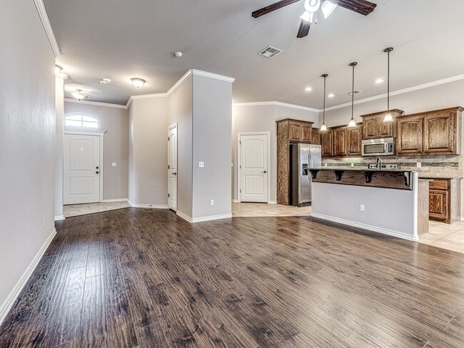 Photo - 3 Bedroom + Study + 3 car garage home located in the heart of Edmond!