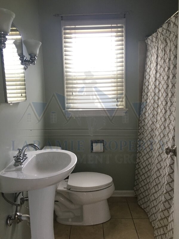 Photo - 1517 Ord St