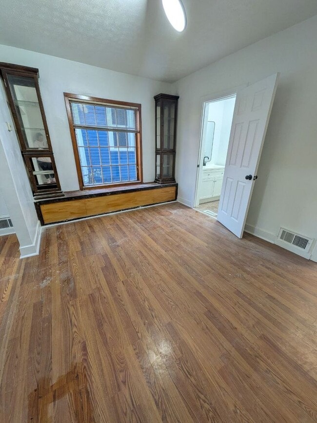 Photo - 3 bedroom minutes from Gordon Square and Ohio City