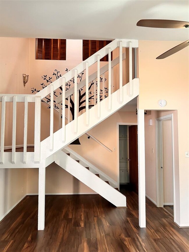 Building Photo - 201 E Noton St Unit 107-B