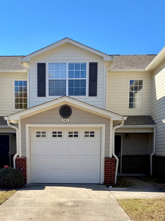 581 Wingspan Way - 581 Wingspan Way Townhome