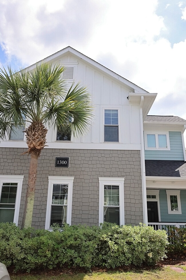 Building Photo - 1225 Blakeway St Unit 1303