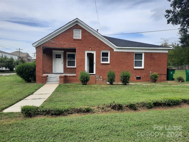 Photo - 2424 Statesville Ave House