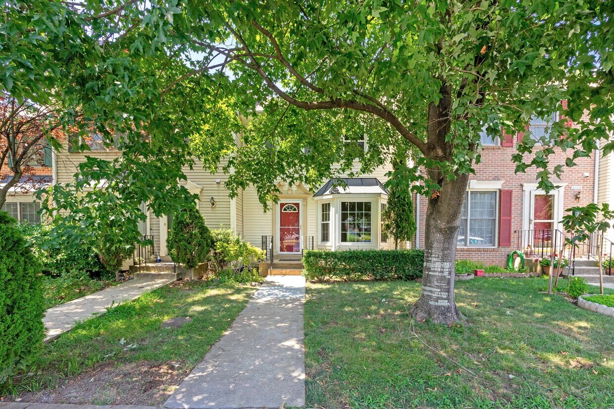 Photo - 5708 Belcher Farm Dr (Centreville, VA)