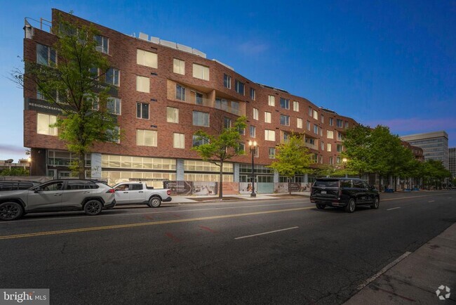 Building Photo - 5300 Wisconsin Ave Unit 203/VARIES Rental