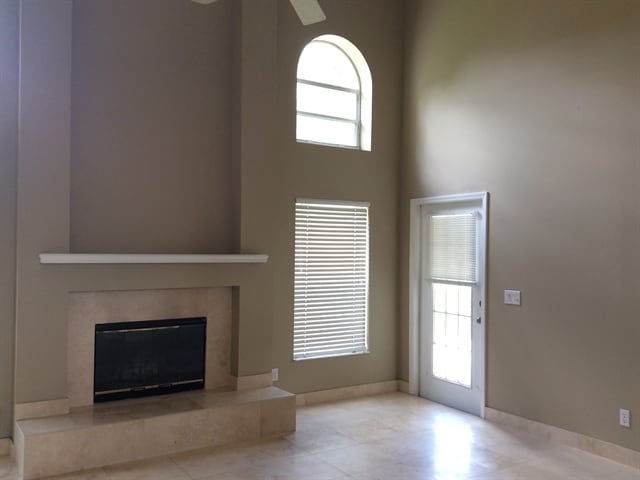 Photo - 636 Darkwood Ave