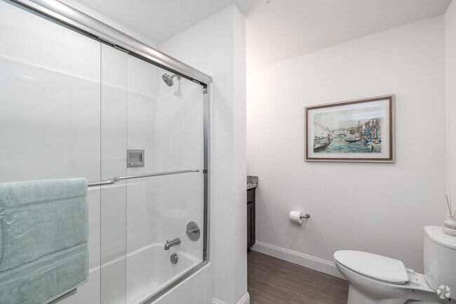 2BR, 2BA - 1,250SF - Second Bathroom