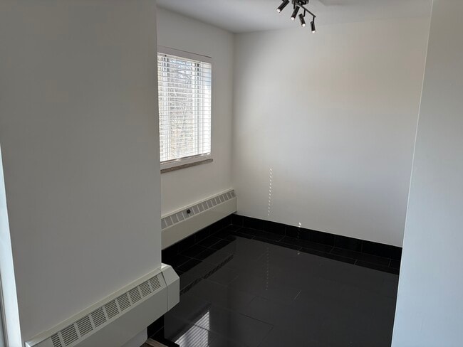 Photo - 1835 Bloor St Unit 306