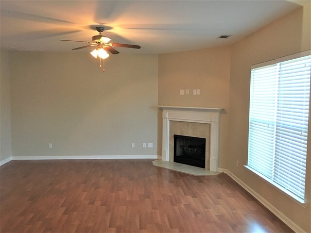 Photo - 170 Lake Pointe Dr