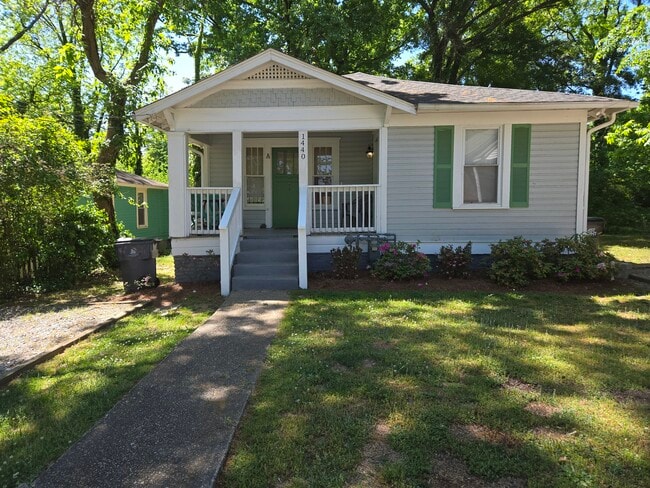 Building Photo - 1440 Fulton Ave Unit b