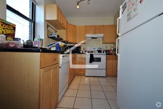 Building Photo - Great Deal On A 2 Bed In Brighton! Steps F... Rental
