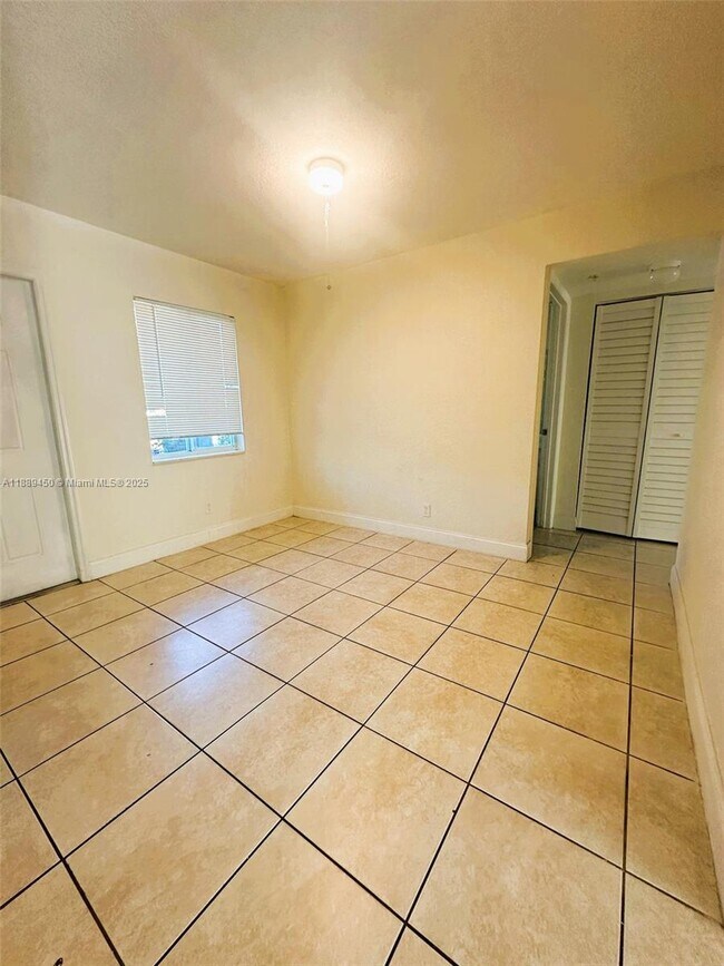 Photo - 4271 NW 5th St Unidad 108