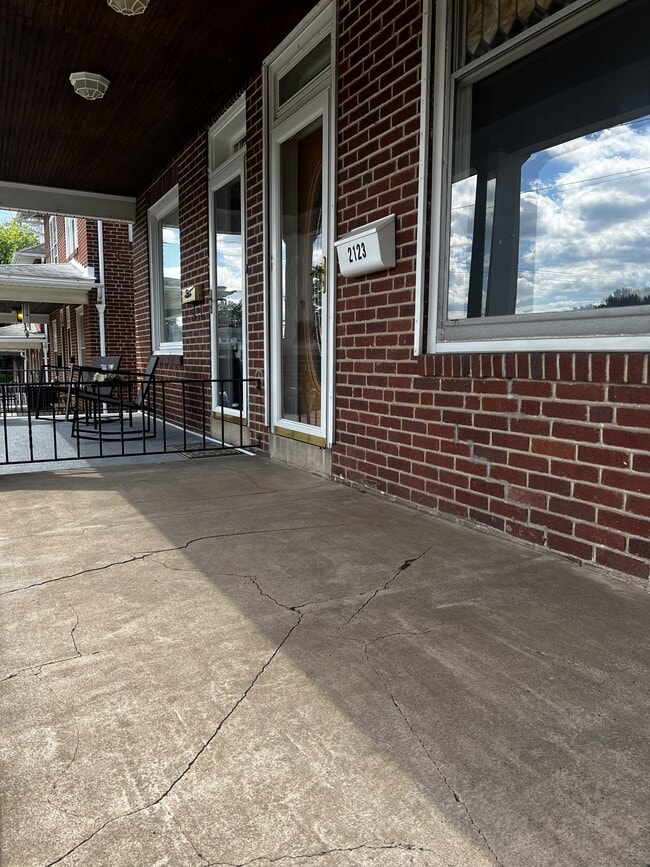 Photo - 2123 Fairview St