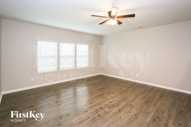 Photo - 140 Jana Dr