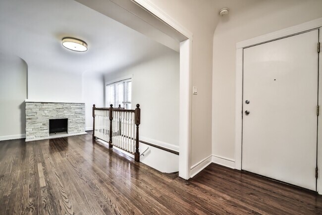 Photo - 734 W Waveland Ave Unidad 1N