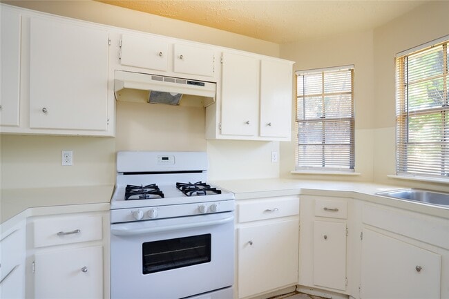 Photo - 11047 Grassyglen Dr