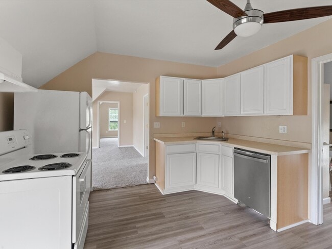 Kitchen - 720 Pine St Unit Upper