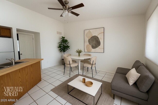 Building Photo - 302 S Westfall Ave Unit 3 Rental