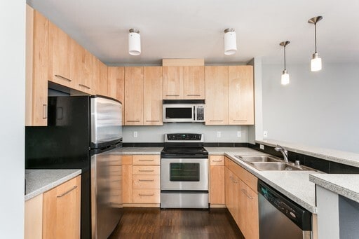 Photo - East Queen Anne Seattle 2 Bedroom 2 Bathroom Apartment for Rent | Lake Union Views, Rooftop Deck,...