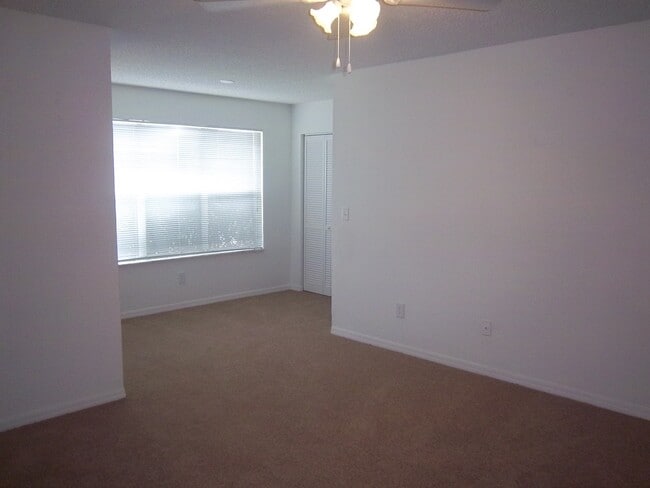 Photo - V1113 Unidad V1113