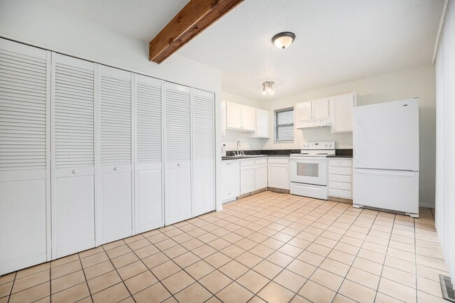 Photo - Charming 2 Bedroom 1.5 Bathroom Condo in Southeast Denver available Now!